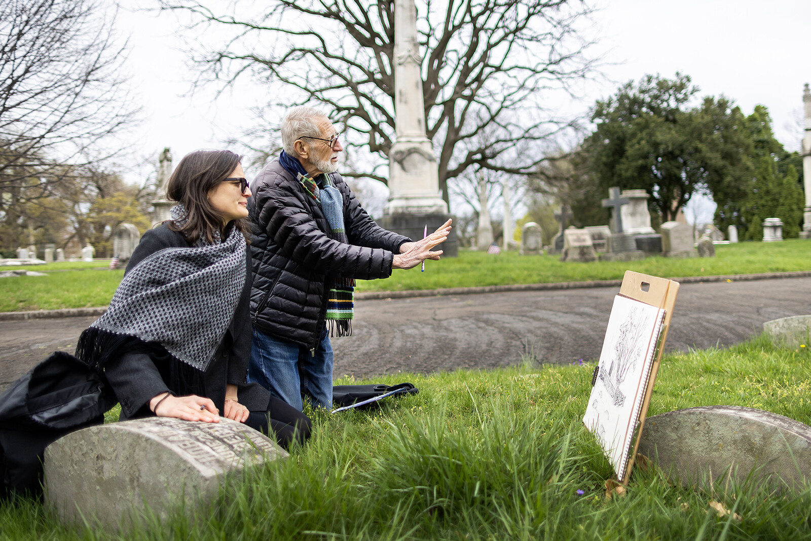 Laurie Olin discusses landscape drawing with a student in Woodland Cemetery